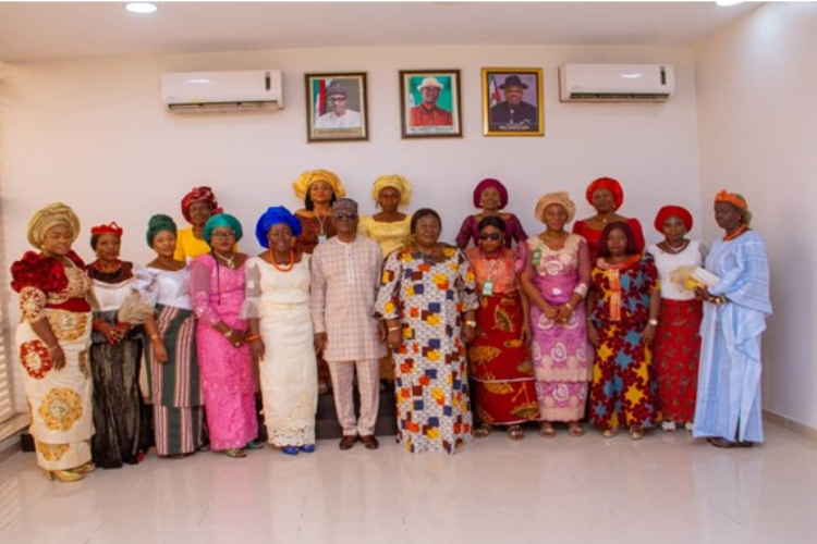 Bayelsa State Amazons with Deputy Governor of the State, Senator Lawrence Ewhrudjakpo, on behalf of the Governor in a Group’s Photograph during inauguration of Bayelsa Women Economic Inclusion Committee on the PIA (BWEIC) in Yenagoa on Friday 19th August 2022. The Amazons in Bayelsa State Undertook Advocacy Campaigns that led to the Inauguration of this Committee through NDEBUMOG/GRM/ with Support from Oxfam in Nigeria